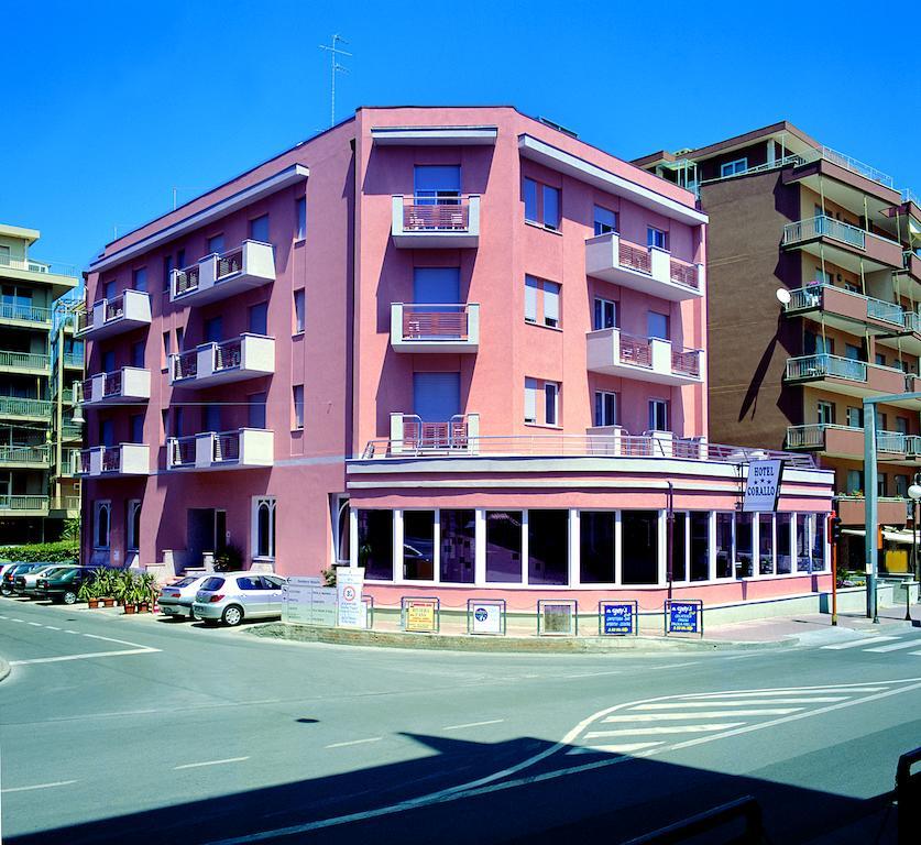 Hotel Corallo Pietra Ligure Buitenkant foto